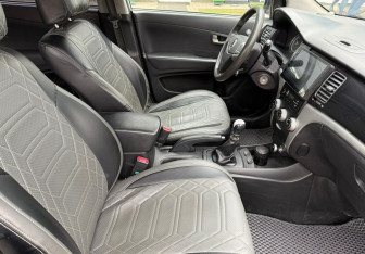 Подержанный автомобиль SsangYong Actyon 2012 года (10 фото)