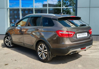 Подержанный автомобиль LADA (ВАЗ) Vesta Wagon 2017 года (8 фото)
