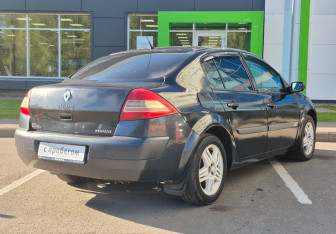 Подержанный автомобиль Renault Megane Sedan 2006 года (4 фото)