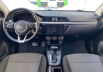 Подержанный автомобиль Kia Rio Sedan 2017 года (9 фото)