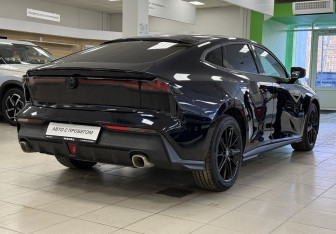 Подержанный автомобиль Changan UNI-V 2024 года (5 фото)