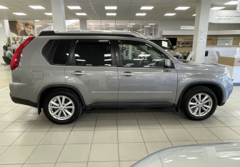 Подержанный автомобиль Nissan X-Trail 2012 года (4 фото)