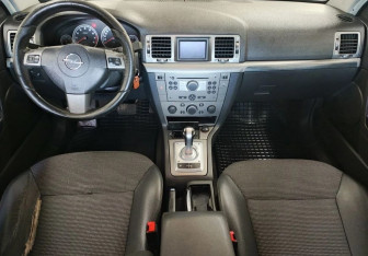 Подержанный автомобиль Opel Vectra Sedan 2006 года (10 фото)