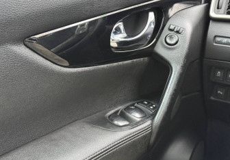 Подержанный автомобиль Nissan Qashqai 2014 года (17 фото)