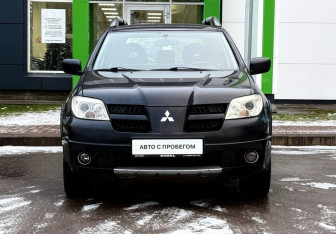 Подержанный автомобиль Mitsubishi Outlander 2007 года (2 фото)