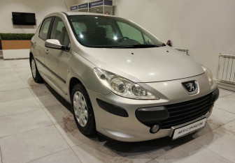 Подержанный автомобиль Peugeot 307 Hatchback 2007 года (3 фото)