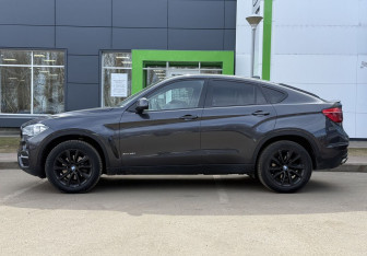 Подержанный автомобиль BMW X6 2016 года (8 фото)