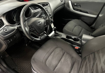 Подержанный автомобиль Kia Ceed Hatchback 2018 года (11 фото)