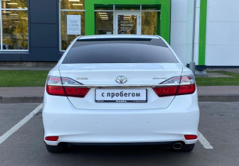 Подержанный автомобиль Toyota Camry Sedan 2016 года (6 фото)