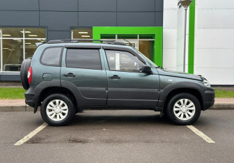 Подержанный автомобиль Chevrolet Niva 2012 года (4 фото)