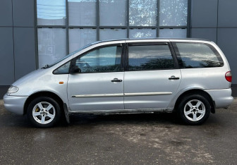 Подержанный автомобиль Ford Galaxy 1998 года (5 фото)