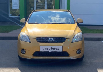 Подержанный автомобиль Kia Ceed Hatchback 2009 года (2 фото)