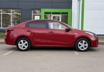 Подержанный автомобиль Kia Rio Sedan 2020 года (4 фото)
