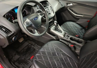 Подержанный автомобиль Ford Focus Hatchback 2011 года (8 фото)