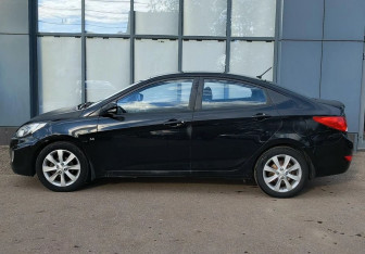 Подержанный автомобиль Hyundai Solaris Sedan 2012 года (7 фото)