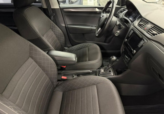Подержанный автомобиль Skoda Rapid Liftback 2019 года (10 фото)