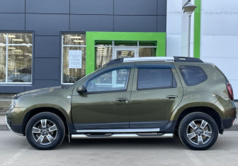 Подержанный автомобиль Renault Duster 2015 года (8 фото)
