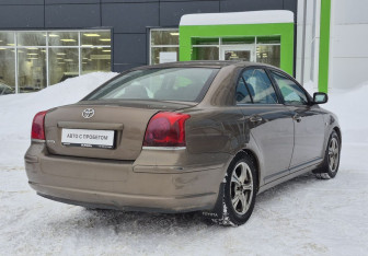 Подержанный автомобиль Toyota Avensis Wagon 2005 года (4 фото)