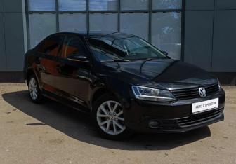 Подержанный автомобиль Volkswagen Jetta Sedan 2012 года (2 фото)