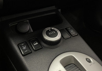 Подержанный автомобиль Nissan X-Trail 2012 года (16 фото)