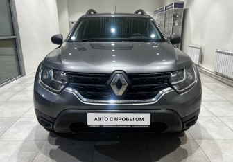 Подержанный автомобиль Renault Duster 2021 года (2 фото)