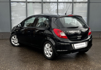 Подержанный автомобиль Opel Corsa 2008 года (5 фото)