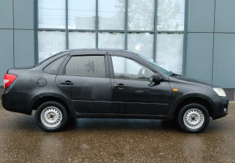 Подержанный автомобиль LADA (ВАЗ) Granta Sedan 2013 года (4 фото)