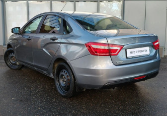 Подержанный автомобиль LADA (ВАЗ) Vesta Sedan 2017 года (4 фото)