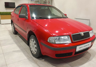 Подержанный автомобиль Skoda Octavia Liftback 2009 года (3 фото)