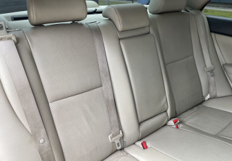 Подержанный автомобиль Toyota Avensis Sedan 2006 года (11 фото)