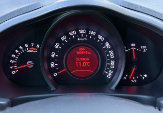 Подержанный автомобиль Kia Sportage 2011 года (13 фото)