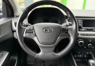 Подержанный автомобиль Hyundai Solaris Sedan 2017 года (12 фото)