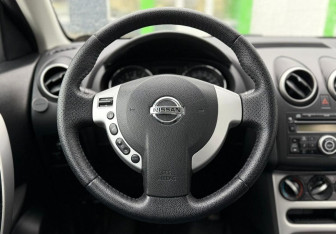 Подержанный автомобиль Nissan Qashqai 2010 года (13 фото)