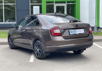 Подержанный автомобиль Skoda Rapid Liftback 2018 года (7 фото)
