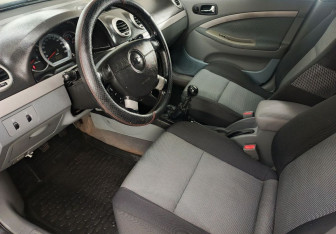 Подержанный автомобиль Chevrolet Lacetti Wagon 2008 года (12 фото)