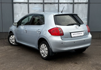 Подержанный автомобиль Toyota Auris Hatchback 2008 года (8 фото)