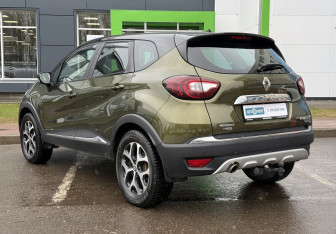 Подержанный автомобиль Renault Kaptur 2016 года (7 фото)