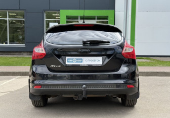 Подержанный автомобиль Ford Focus Hatchback 2012 года (6 фото)