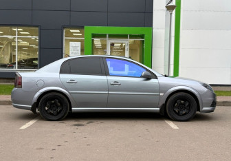 Подержанный автомобиль Opel Vectra Sedan 2008 года (4 фото)