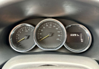 Подержанный автомобиль Renault Sandero 2021 года (12 фото)