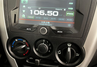 Подержанный автомобиль LADA (ВАЗ) Granta Liftback 2015 года (13 фото)