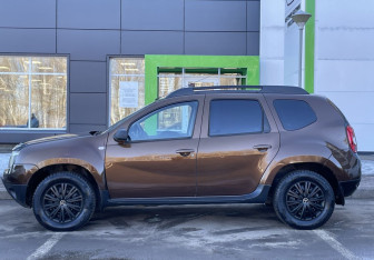 Подержанный автомобиль Renault Duster 2012 года (8 фото)