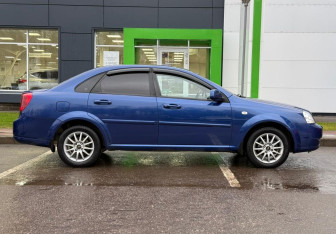 Подержанный автомобиль Chevrolet Lacetti Sedan 2011 года (4 фото)