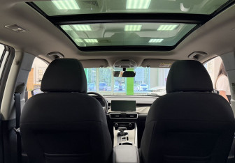Подержанный автомобиль Geely Coolray 2023 года (17 фото)
