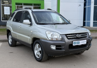 Подержанный автомобиль Kia Sportage 2006 года (3 фото)