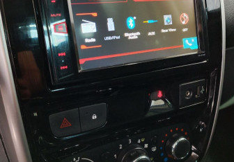 Подержанный автомобиль Nissan Terrano 2016 года (10 фото)