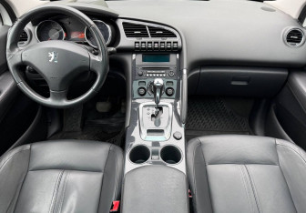 Подержанный автомобиль Peugeot 3008 2011 года (9 фото)