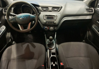 Подержанный автомобиль Kia Rio Sedan 2013 года (13 фото)