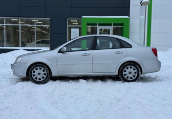 Подержанный автомобиль Chevrolet Lacetti Sedan 2008 года (8 фото)