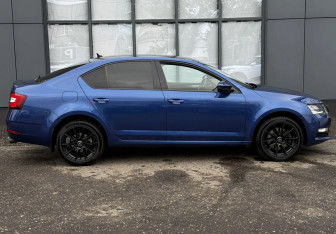 Подержанный автомобиль Skoda Octavia Liftback 2018 года (8 фото)